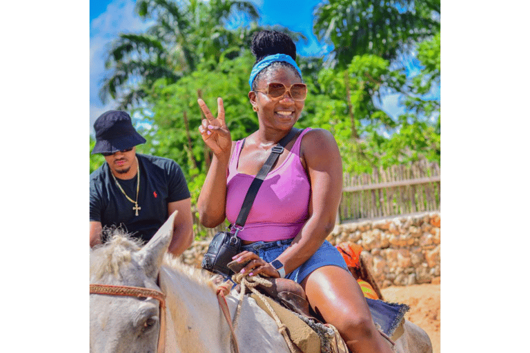 Punta Cana: Samaná Cayo Levantado & El Limón Waterfall Tour Samaná Meeting Point with Tour in Arabic