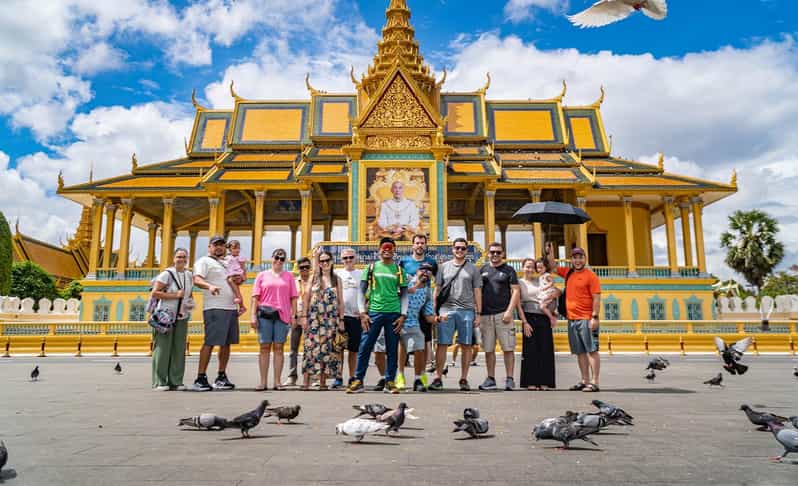 Phnom Penh: wycieczka piesza, wycieczka kulinarna i rejs o zachodzie słońca