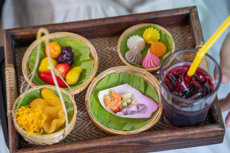Bangkok: Floating Market & Train Tour with Michelin & Pickup