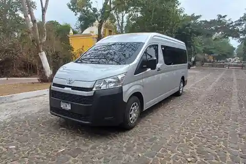 Van Antigua: Enkele reis met gedeelde minibus naar Panajachel