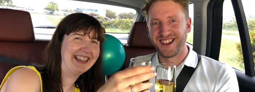 Transferts aéroport (UVF) et service VIP Fast Track (aller-retour)