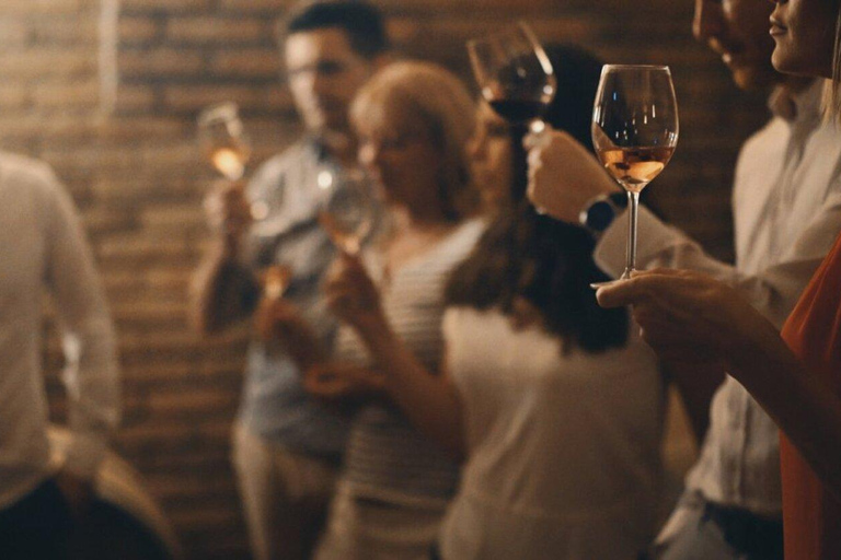 The Legend of N°5 Perfume, Vineyard&Red Carpet Tour Private Tour: The Legend of N°5 Perfume, Vineyard&Red Carpet