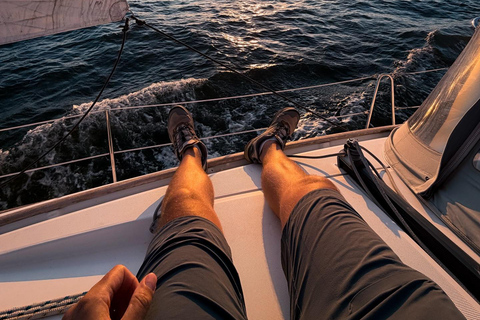 Vancouver Sunset Sailing Cruise