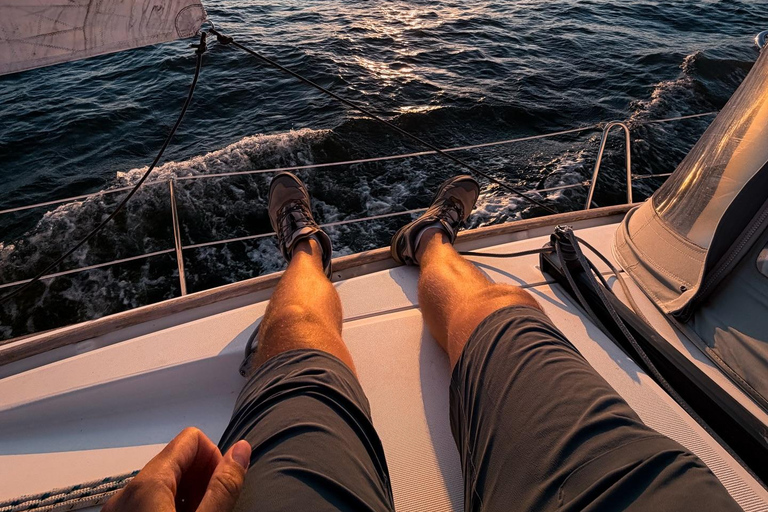 Vancouver Sunset Sailing Cruise