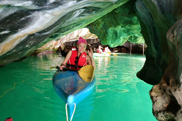 Maratea: Kayak Tour to Sea Caves and Black Beach