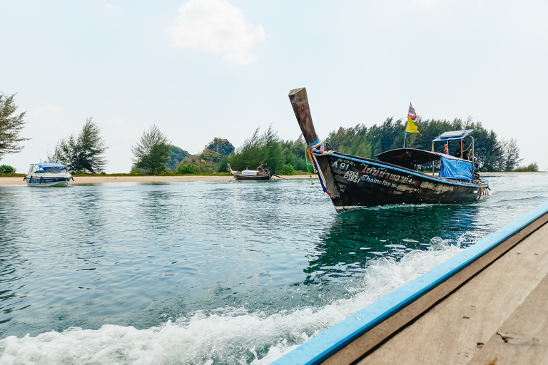 Krabi: Passeio ao pôr do sol nas 7 ilhas com jantar com churrasco e mergulho com snorkelPonto de encontro na praia de Railay