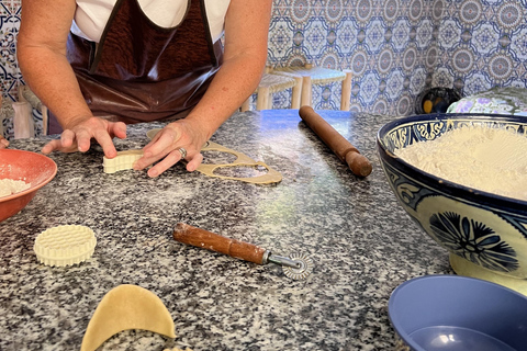Marrakech: Moroccan Pastries and Tea Class with a Local