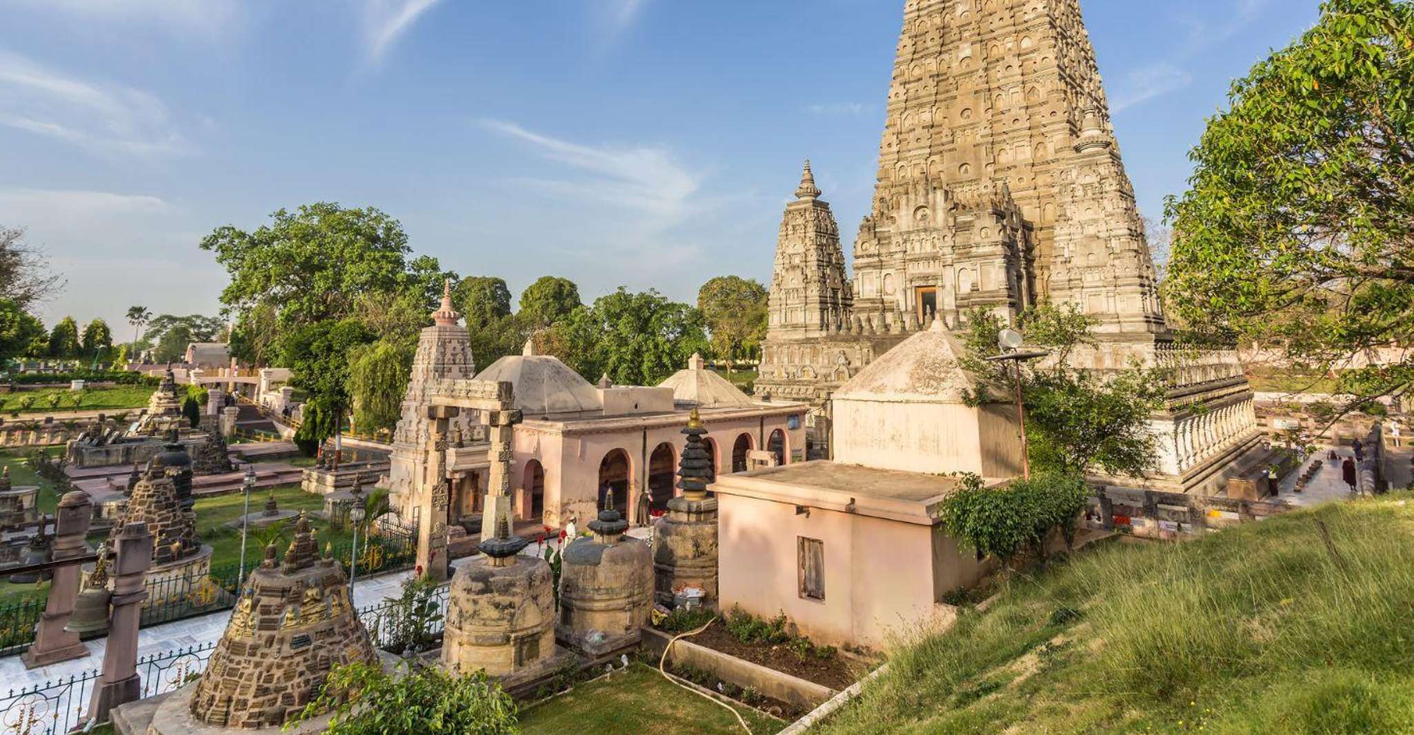 Varanasi to Bodhgaya, A Day of Spiritual Exploration - Housity