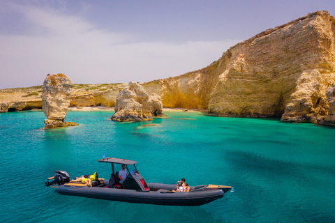 Sifnos : explorez Polyaigos et Kimolos lors d&#039;une croisière privéeLocation de bateau à Sifnos vers Polyegos et Kimolos avec Marvel RIB