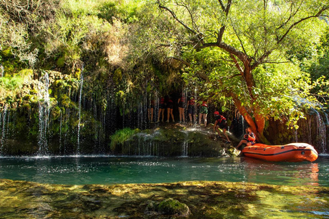 Von Split aus: Rafting, Höhlenerkundung, Klippenspringen mit Picknick