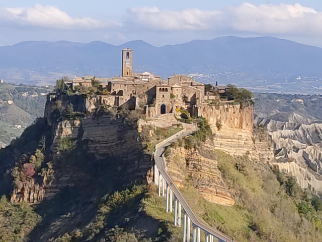 Da Civitavecchia: il tour della città morente e del Parco dei Mostri