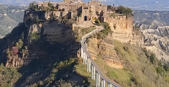Ab Civitavecchia: Die Tour durch die sterbende Stadt und den Monsterpark