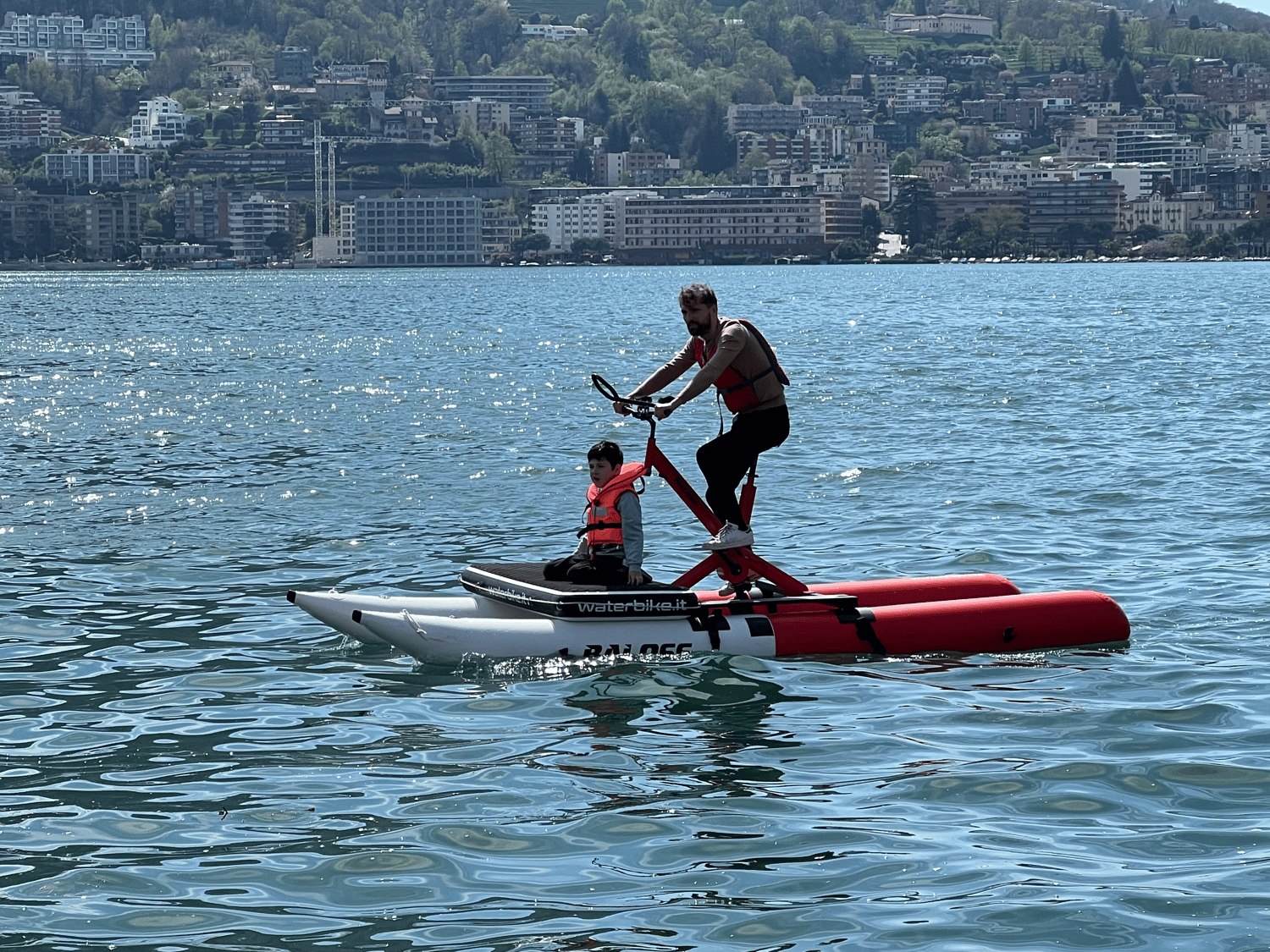 Ein Wasserfahrrad-Abenteuer auf dem Luganer See