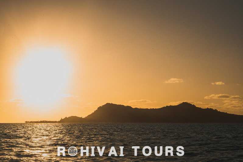 Bora Bora: Auringonlaskun risteily laguunilla - Jaettu kiertoajelu.