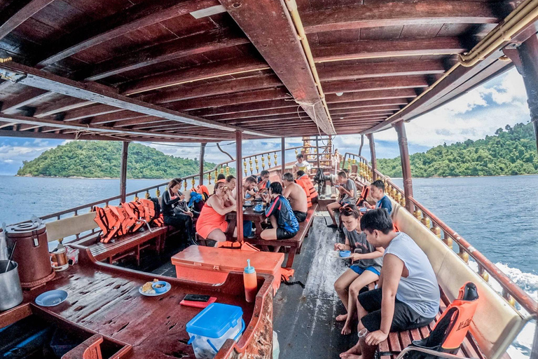 Z Koh Chang: 4 wyspy Snorkel &amp; Beach Tour dużą łodziąRejs wycieczkowy na 4 wyspy: Z transferem do hotelu