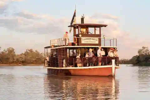 Longreach : Croisière au coucher du soleil en bateau à aubes, spectacle et dîner