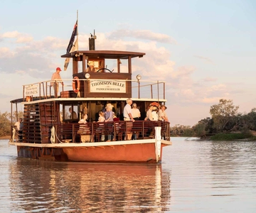 Longreach: Sunset Paddlewheeler Cruise, Show and Dinner