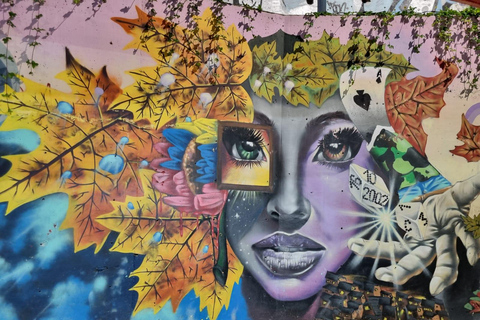 Medellín: Comuna 13 Night Tour - Full Experience with Dinner Medellín: Night Tour of Comuna 13 with a gastronomic experience