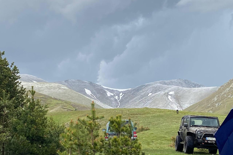 Vanuit Tbilisi: Offroad-jeeptocht door de Tsalka-heuvels met barbecue