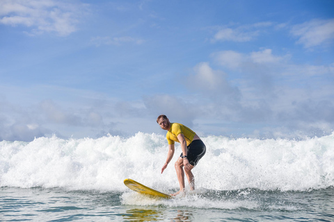 Cours de surf : à Arpoador à Ipanema.