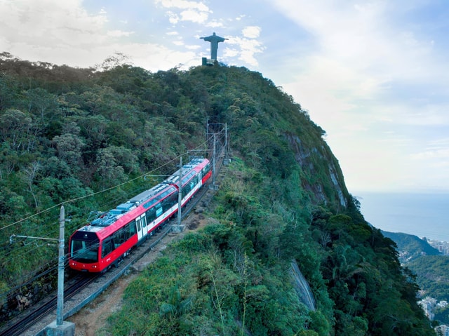 Rio de Janeiro: Corcovado Train & Sugarloaf Tour with Lunch