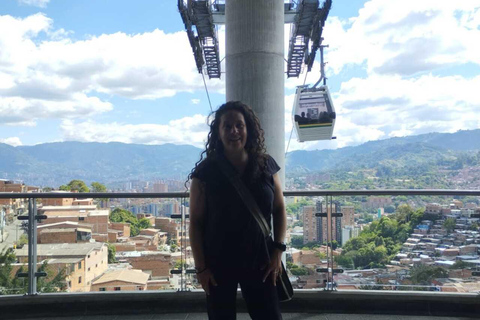 Medellín Through Time – City Sightseeing Tour | Subway, Metrocable, and Historic Center