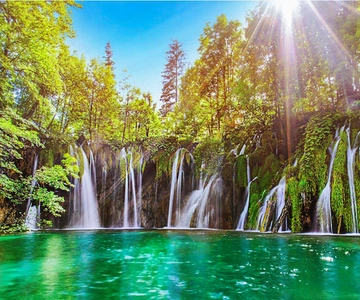 Zadar: Lagos Plitvice com passeio de barco e visita ao centro histórico de Zadar