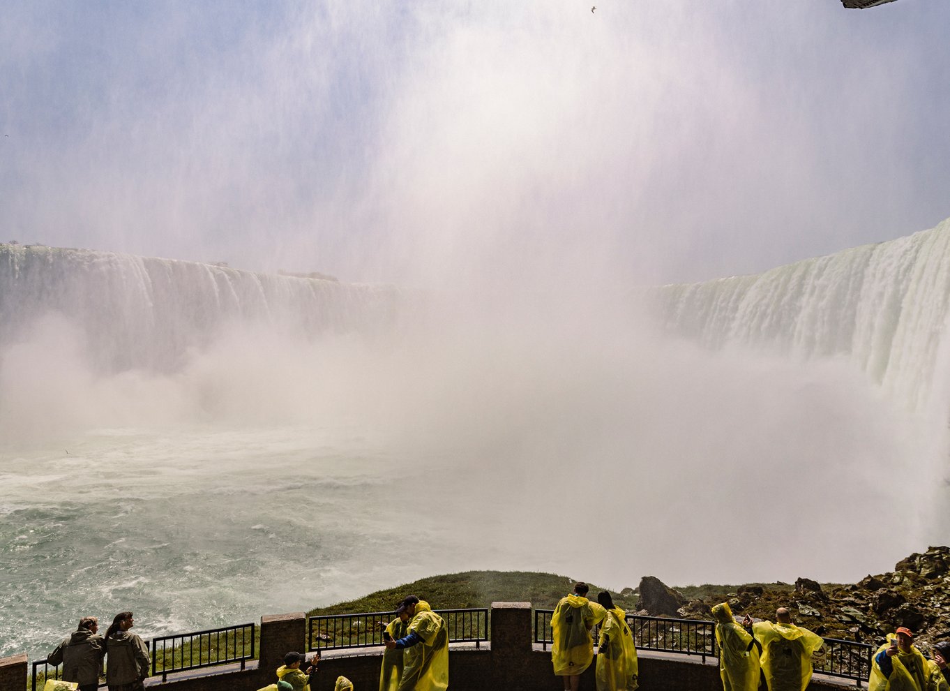 Niagara Falls: Bådtur og rejse bag vandfaldene