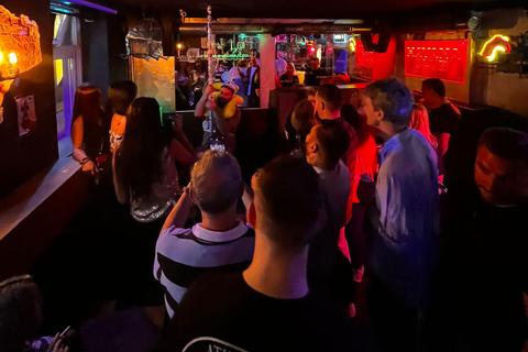 Hamburg: Party Walk through Hamburg's Nightlife – Reeperbahn & St. Pauli Private party walk for groups who want to celebrate exclusively among themselves