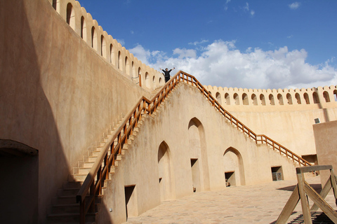 Oman: 5-Day Adventure Tour with Forts, Souqs & Mountains
