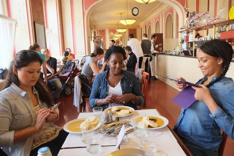 Prague: Food and Beer Guided Walking Tour with Tastings