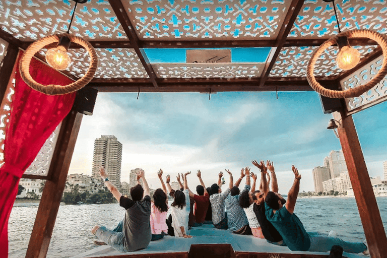 القاهرة: رحلة فلوكة خاصة مع العشاء والمشروبات