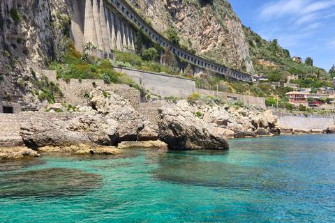 Taormina Giardini Naxos: Boat Tour with Aperitif & SwimMasks Giardini Naxos: Boat Tour with Swim Masks and Aperitif