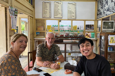 Yogyakarta: Pakualaman Royal Palace Walking Tour with Jamu