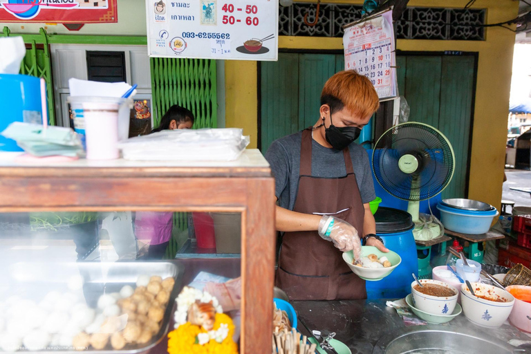 Bangkok: Ayutthaya Private Tour with Lunch & Craft Visit