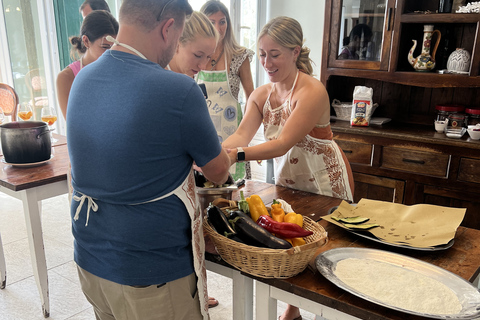 Sorrento: Cooking Class with Live music, wine and Limoncello