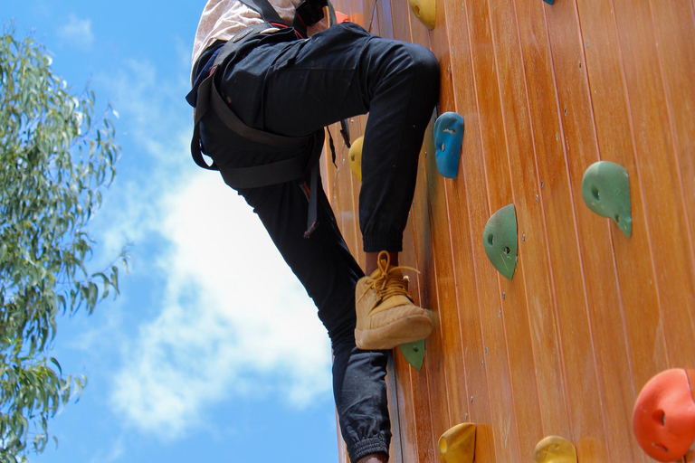 Addis Abeba Entoto Mtn: Reiten, Paintball und ZiplineEntoto Mtn: Reiten, Paintball und Zipline-Hochseilgarten