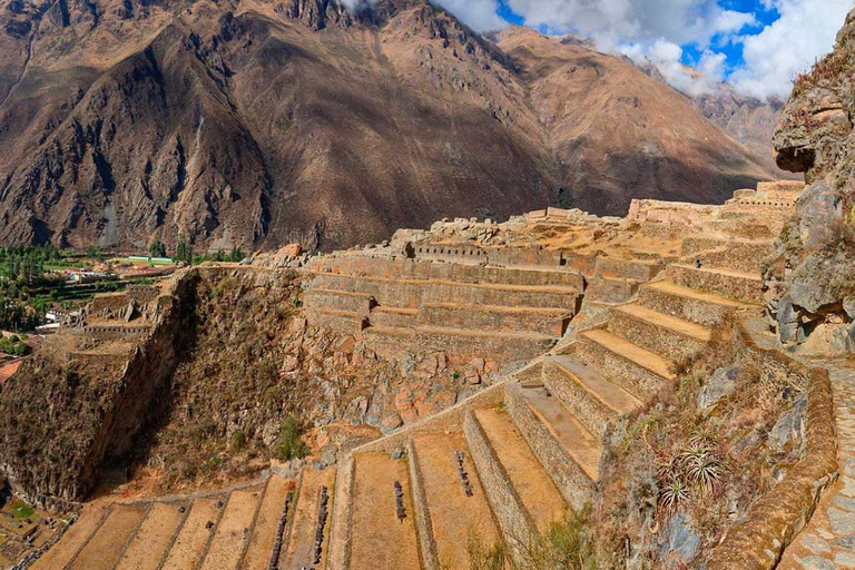 Cusco : Pick up service van Ollantaytambo