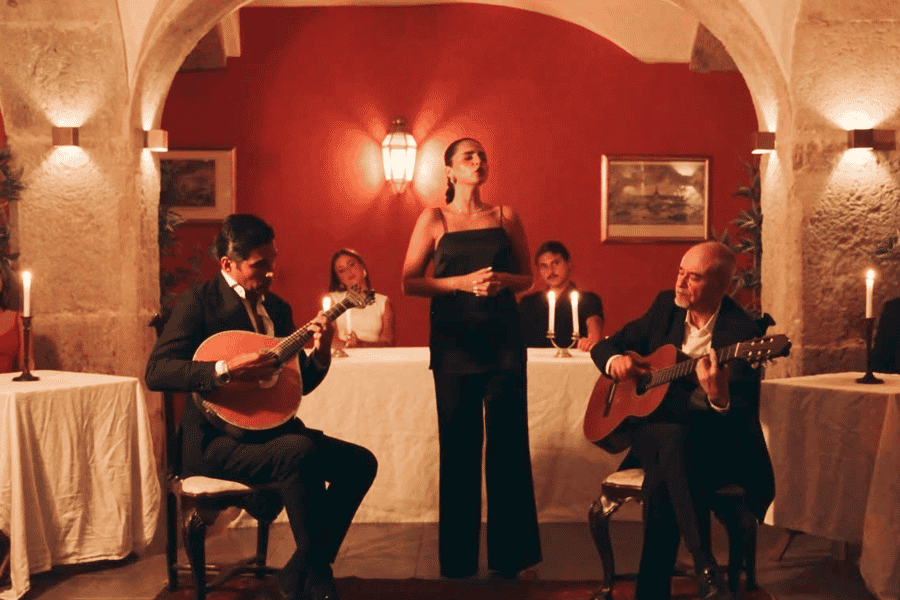Lissabon: Traditioneller Fado und Portwein im Herzen der Altstadt. Foto: GetYourGuide Lissabon: Traditioneller Fado und Portwein im Herzen der Altstadt. Foto: GetYourGuide