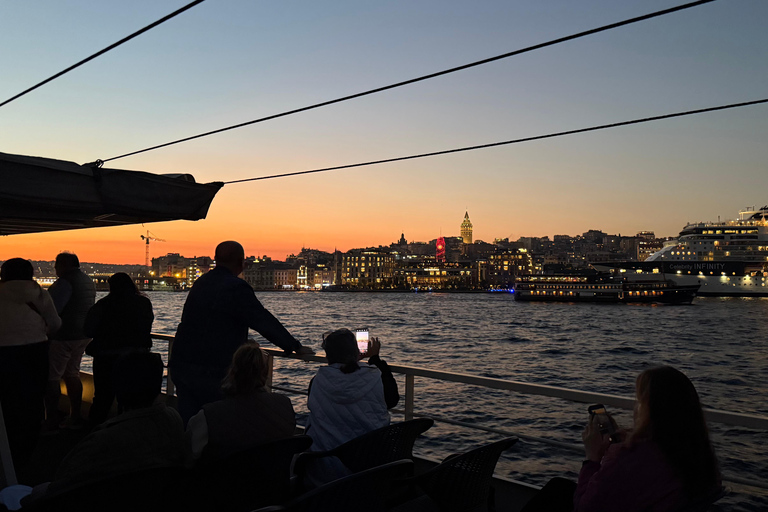 Explore Istanbul: Daily Scenic 2-Hour Bosphorus Cruises Sunset Cruise
