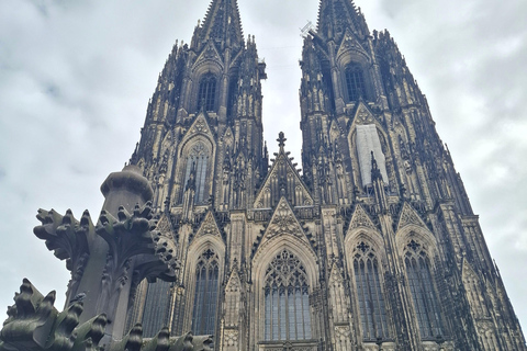 Cologne: Drachenburg Castle & Bonn Tour with Tickets