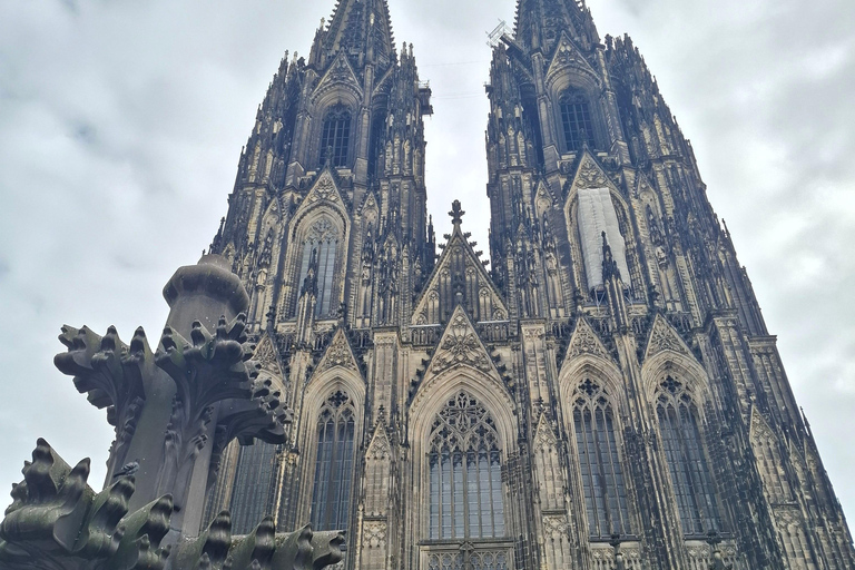Cologne: Drachenburg Castle & Bonn Tour with Tickets
