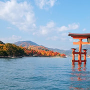 Hiroshima & Miyajima: 2 UNESCO Sites with a Local Guide