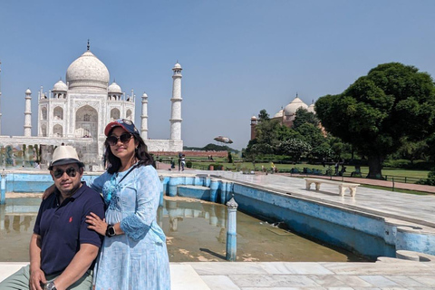 Från Delhi: Taj Mahal soluppgång &amp; Agra dagstur med transferPrivat tur från Delhi med endast bil, förare och guide