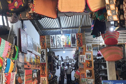 DAR ES SALAAM : TOUR DELLA CITTA' DI DAR ES SALAAM DI 5 ORE CON AUTO PRIVATADAR ES SALAAM : Tour della città di DAR ES SALAAM di 6 ore con auto privata