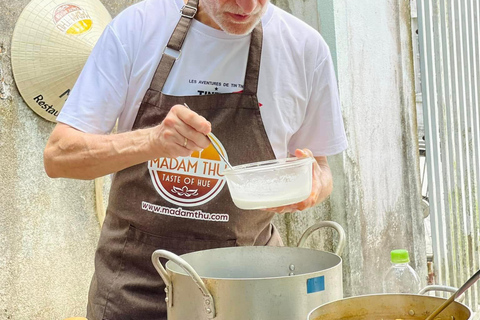 顺化市：顺化牛肉面工作坊 - 顺化传统美食之旅顺化牛肉面汤烹饪工作坊和当地市场之旅