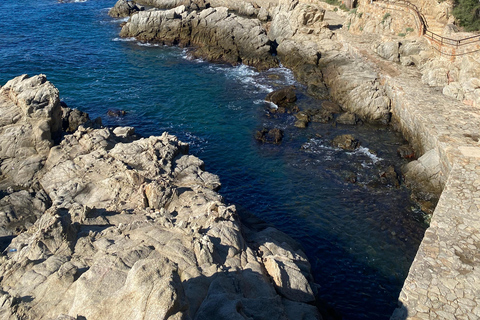 Lloret de Mar: Guided Sightseeing Tour in a 4x4 Vehicle