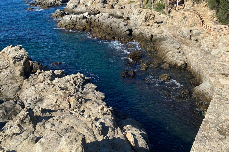 Lloret de Mar: Guided Sightseeing Tour in a 4x4 Vehicle