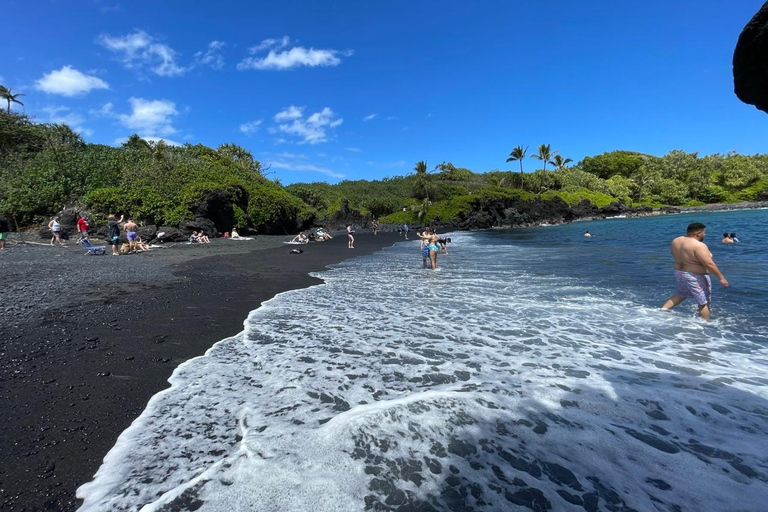 Oahu to Maui: Road to Hana Adventure Tour with Air Ticket
