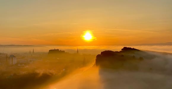 Edinburgh: Arthur&#39;s Seat Hike with Mountain Guide